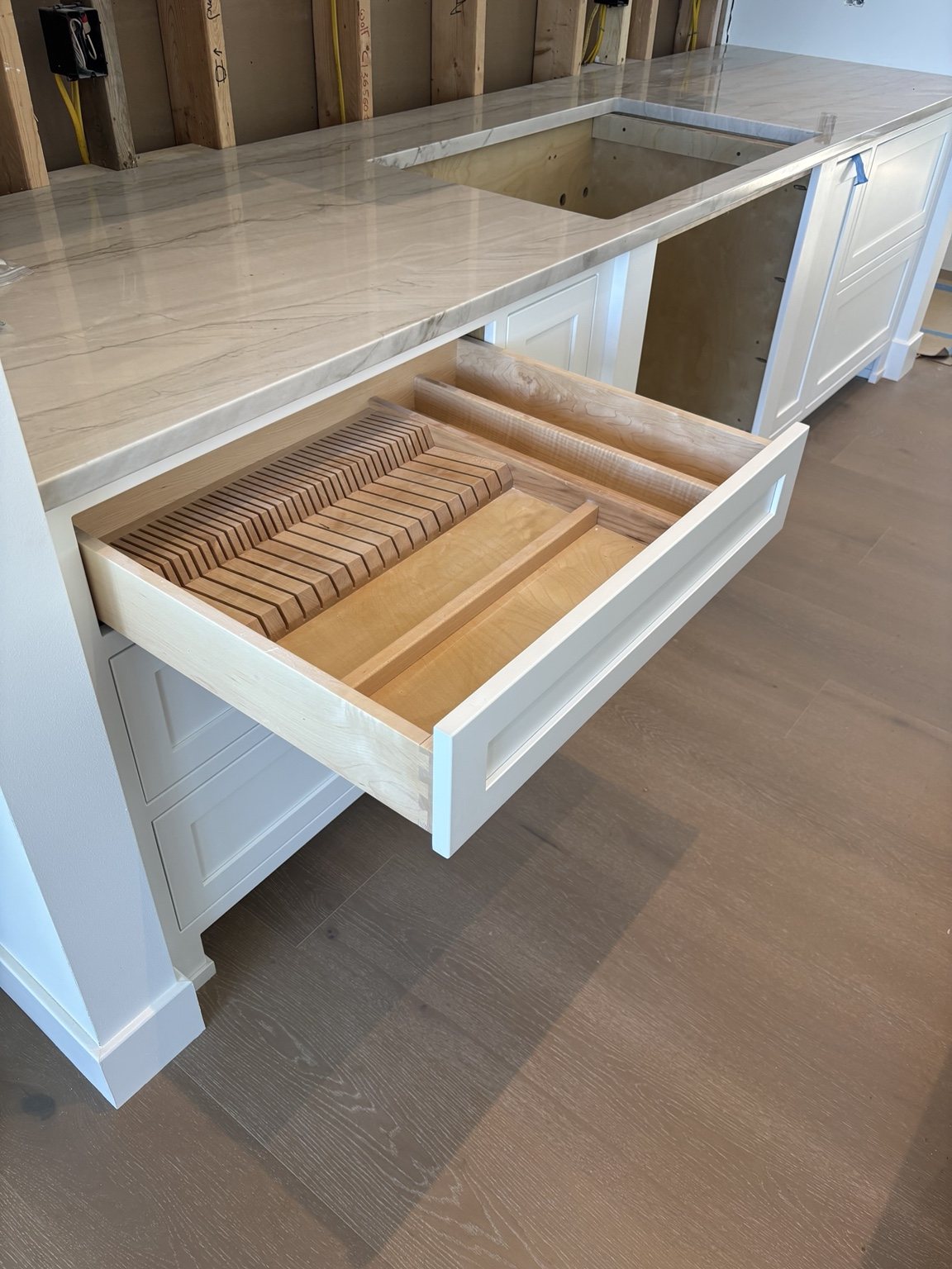 Custom knife storage drawer